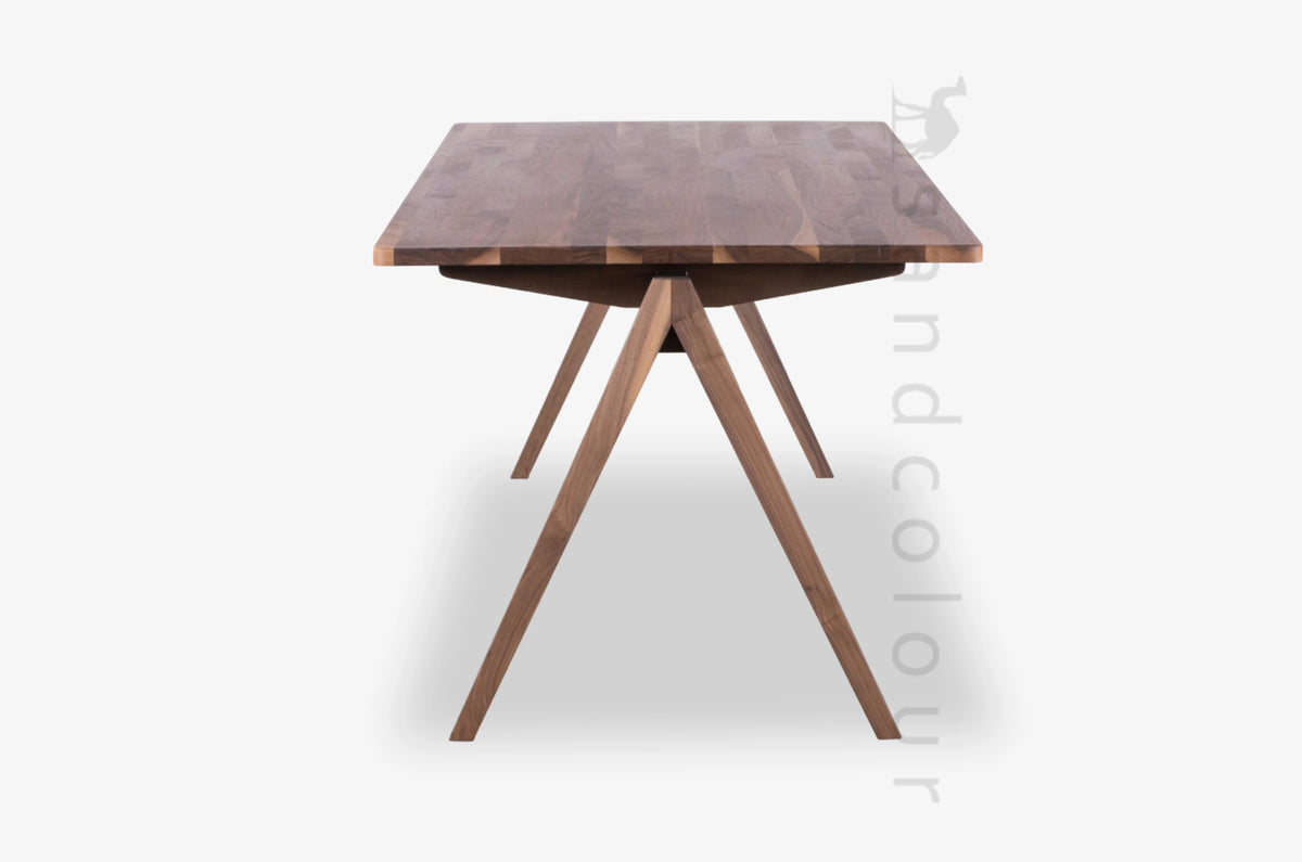 Aiden dining table– Sandcolour